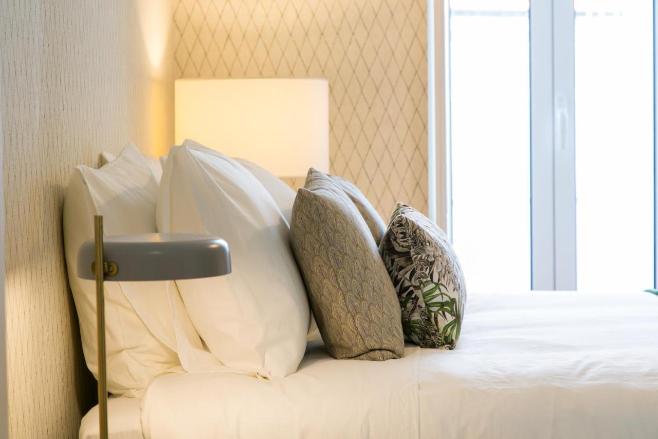 Lisbon Luxury Retreat! 2 Suites, Balcony & Views!! Exterior photo